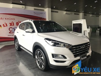 Đại lý Hyundai giảm giá Accent 30 triệu, Tucson 70 triệu đồng