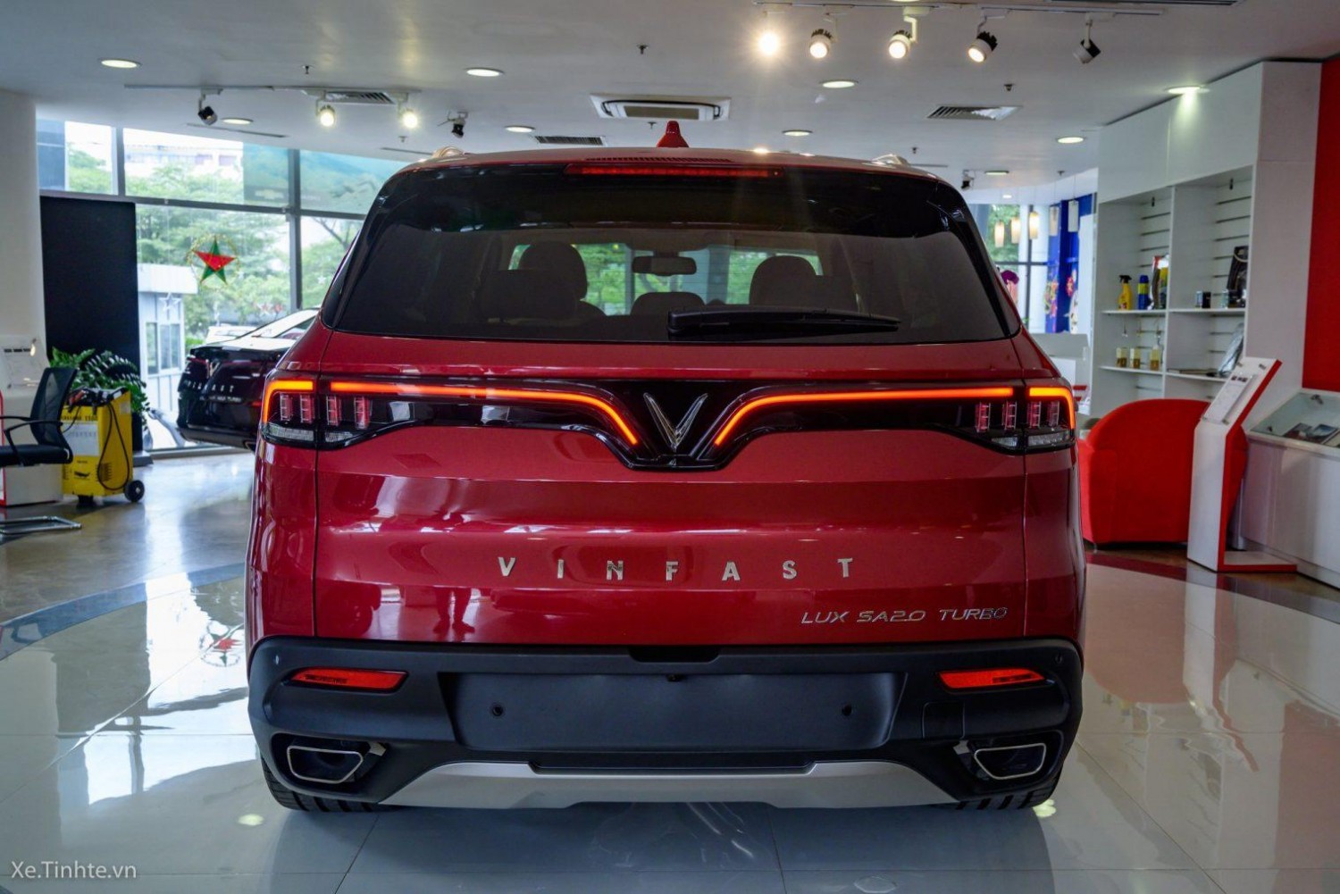 đuôi-xe-lux-sa