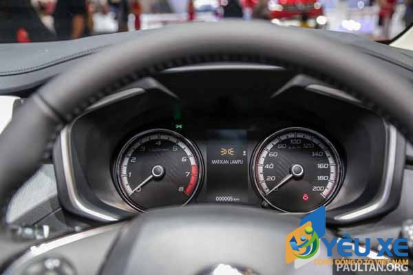 Nissan Grand Livina 2019 (15)