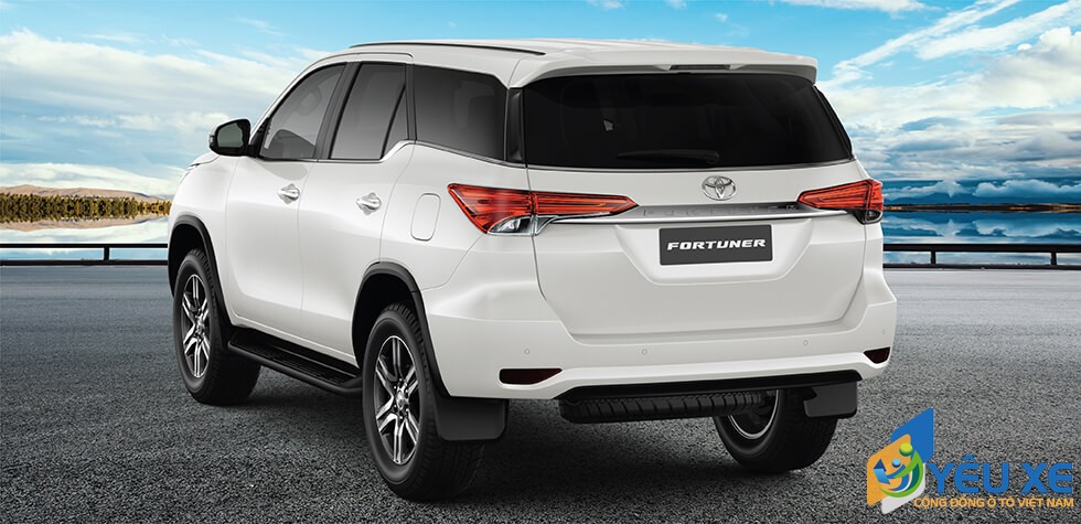 Toyota Fortuner 1