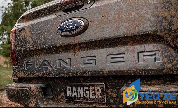 cua sau ford ranger 2022 2023 thiet ke moi